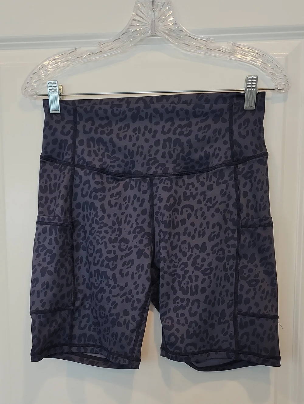 Halara High Rise Leopard Print Side Pocket Running Bike Shorts Large NWOT